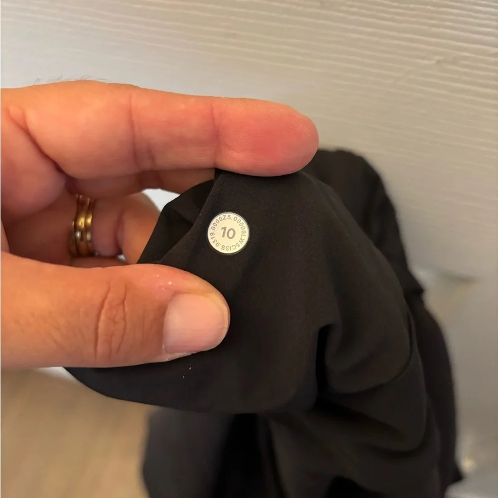 Lululemon Essential High-Rise Trouser
Black - Picture 9 of 9